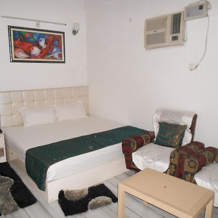 Ds Residency Varanasi-Prime Location-Parking 外观 照片