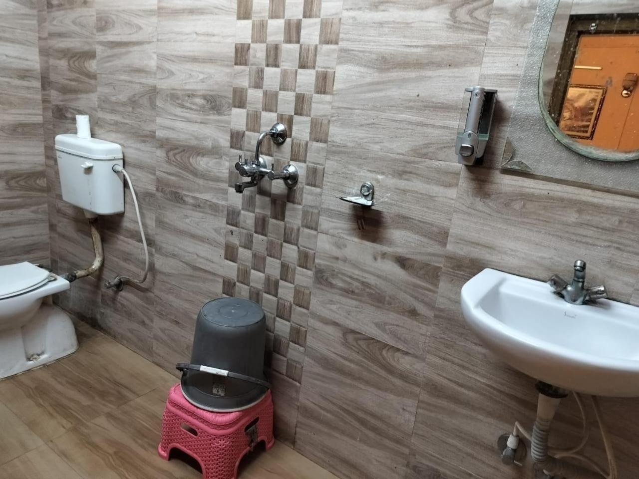 Ds Residency Varanasi-Prime Location-Parking 外观 照片