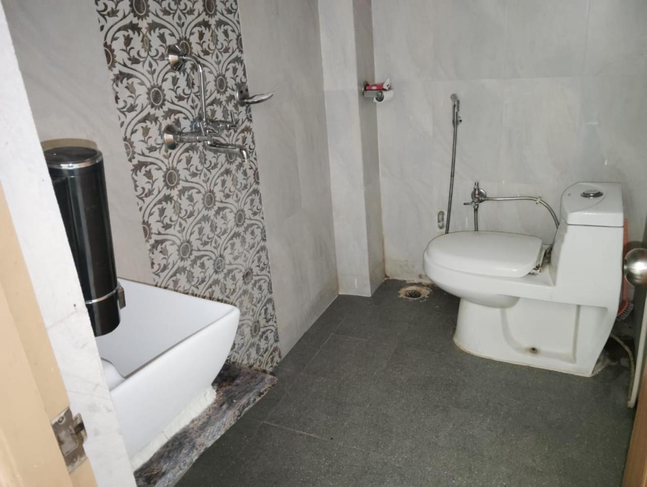 Ds Residency Varanasi-Prime Location-Parking 外观 照片