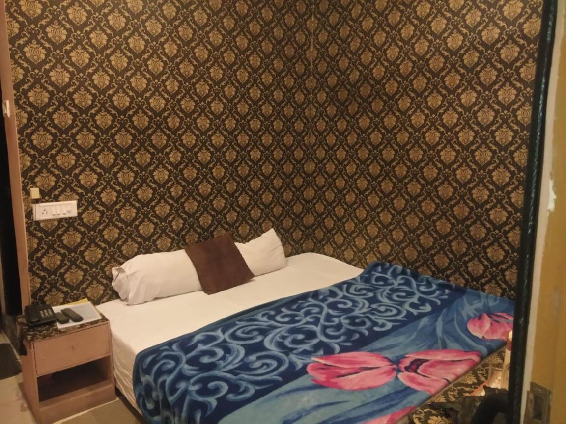 Ds Residency Varanasi-Prime Location-Parking 外观 照片