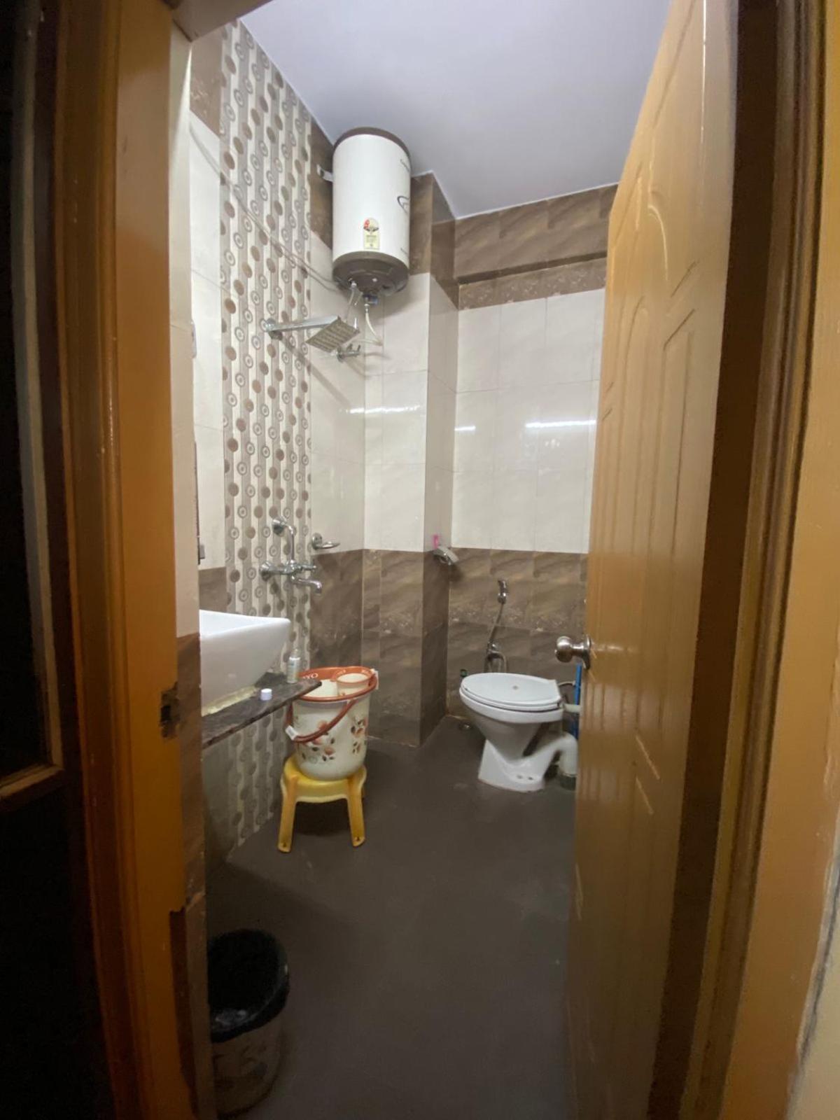 Ds Residency Varanasi-Prime Location-Parking 外观 照片